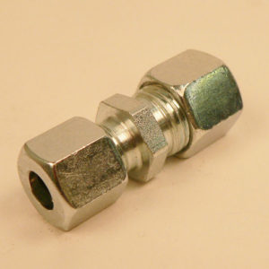 Väliliitin 10x8mm putkelle-0