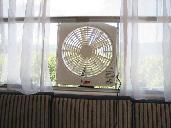 Puhallin Turbo-Kit 12V kattoluukuille - Image 5